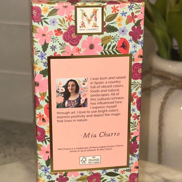 Mia Charro Set of 2 Citrus In The Sun 5.3oz Soy Blend Candle Golden Retriever - Picture 8 of 9